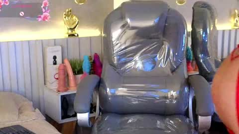 alondra_king online show from April 17, 4:15 am