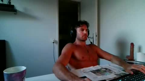 alphah_hunk online show from April 30, 6:35 pm