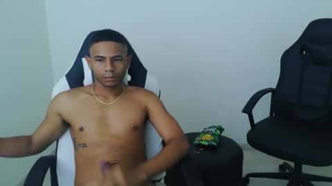 alphas_latins online show from March 26, 3:01 am