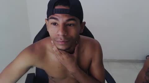 alphas_latins online show from April 11, 5:28 pm