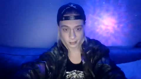 Snapshot of altboy010 chatting on December 29, 6:56 am altboy010 online show from December 29, 6:56 am