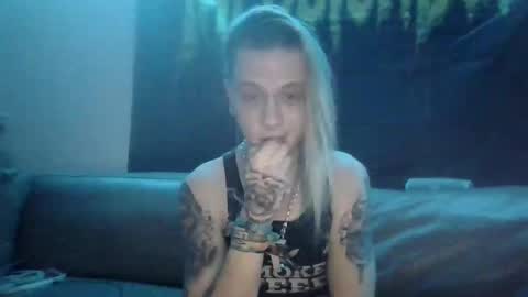 altboy010 online show from April 2, 8:27 pm