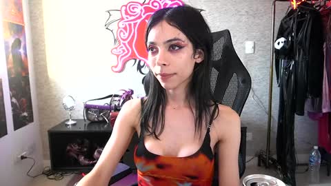 Sofie Kimino online show from February 5, 9:15 am