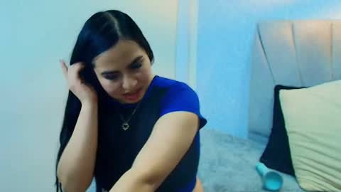 Snapshot of aly_smith_ chatting on October 1, 12:59 pm A L Y online show from October 1, 12:59 pm