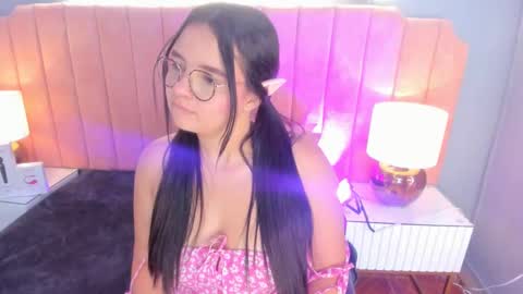 Snapshot of alys_baker chatting on October 9, 4:18 am Alys online show from October 9, 4:18 am