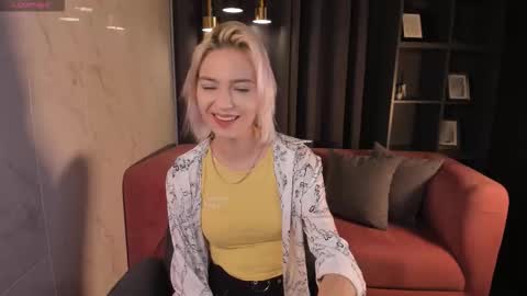Snapshot of alysiasun chatting on September 21, 2:43 pm Alysia online show from September 21, 2:43 pm