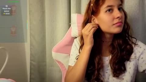 alyssy_nc online show from December 5, 3:50 am