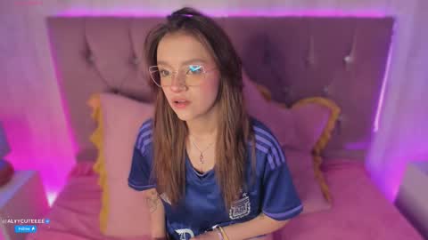 Alyy online show from February 19, 8:19 pm