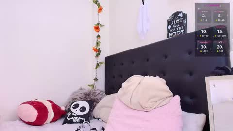 Isabella online show from October 19, 7:07 pm