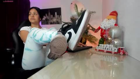 anny online show from December 4, 2:22 am