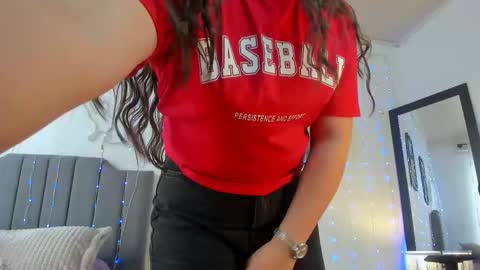 Hi Im AmaiaHelp me reach 100 likes online show from January 11, 7:53 pm