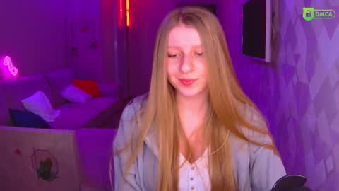 Snapshot of amaliaqueen999 chatting on March 3, 3:32 pm Amalia online show from March 3, 3:32 pm