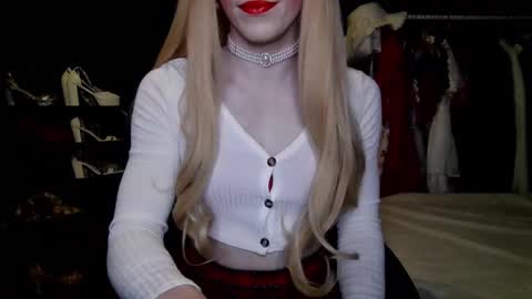 Amalie online show from September 11, 7:37 pm