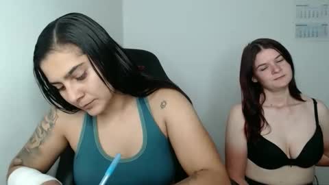 The queen of the biceps  online show from October 22, 7:04 pm