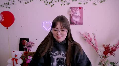 amanda_bright_ online show from April 6, 11:00 am