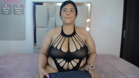 AmandaRousel  online show from January 23, 2:28 pm
