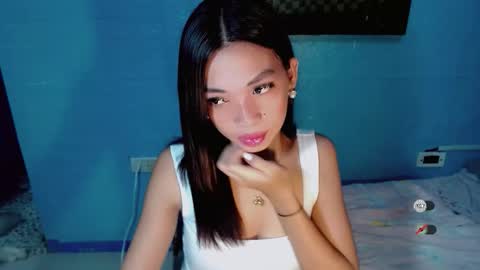 BELLA online show from November 1, 6:40 pm