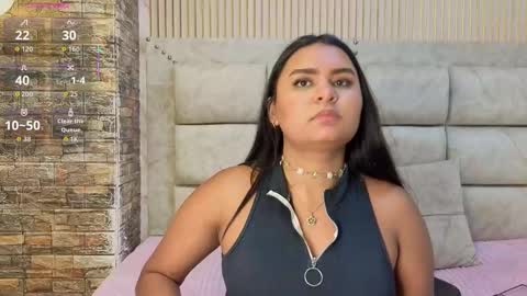 amarahanks_ online show from December 17, 7:53 pm