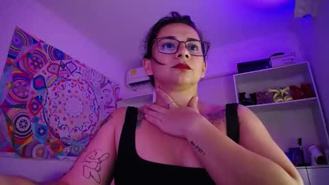 Snapshot of amarantha666 chatting on October 21, 11:30 pm Susan online show from October 21, 11:30 pm