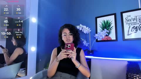 Snapshot of amarettho chatting on September 19, 3:38 pm Emily online show from September 19, 3:38 pm