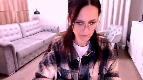 Snapshot of amazingeyes89 chatting on October 2, 7:29 am Izza online show from October 2, 7:29 am