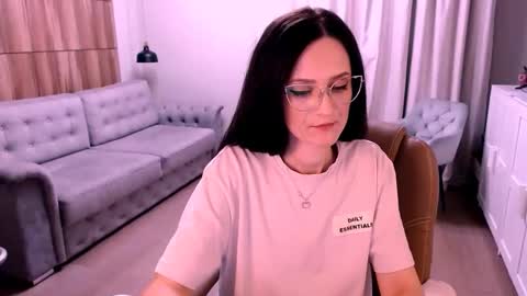 Izza online show from March 25, 3:19 pm