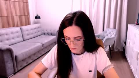 Izza online show from November 24, 10:47 am