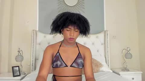 Snapshot of ambar_colling chatting on February 28, 5:04 pm Ambar Colling online show from February 28, 5:04 pm