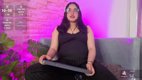   online show from February 21, 7:28 pm