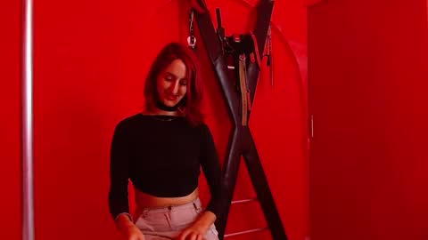 Snapshot of ambar_roux1 chatting on February 11, 9:56 pm ambar_roux1 online show from February 11, 9:56 pm