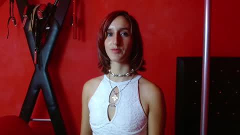 Snapshot of ambar_roux1 chatting on March 11, 1:45 pm ambar_roux1 online show from March 11, 1:45 pm