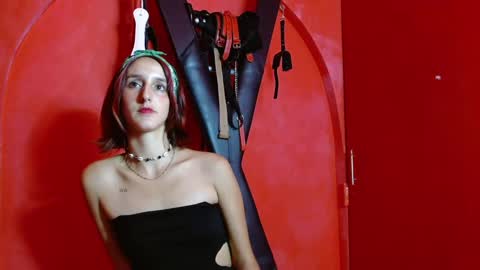 Snapshot of ambar_roux1 chatting on March 1, 8:32 pm ambar_roux1 online show from March 1, 8:32 pm