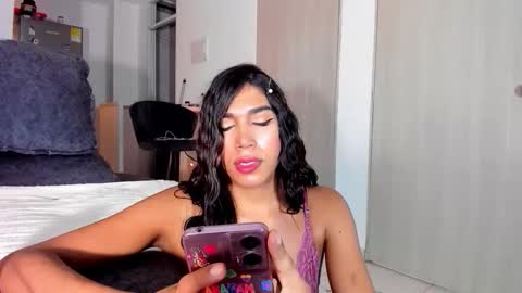 Snapshot of ambarfox1 chatting on September 28, 6:44 am Ambar online show from September 28, 6:44 am