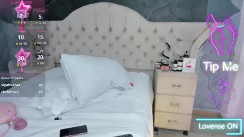 Snapshot of ambarfox1 chatting on September 18, 6:39 am Ambar online show from September 18, 6:39 am