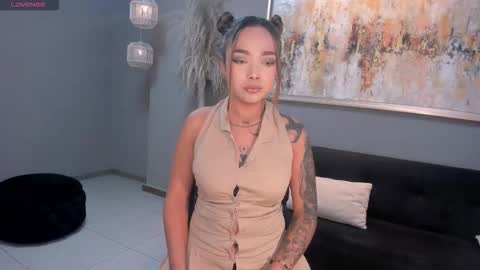 ambarowens online show from December 17, 4:41 am