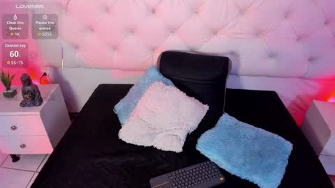Snapshot of ambeer_fox_ chatting on October 3, 9:12 pm Amber online show from October 3, 9:12 pm