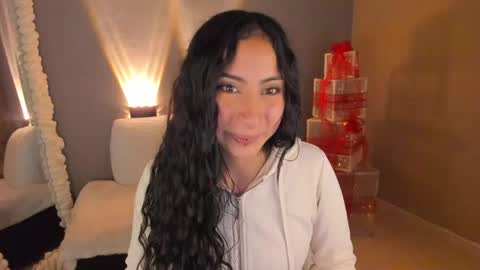 Snapshot of amber_curly chatting on January 8, 7:34 pm amber_curly online show from January 8, 7:34 pm