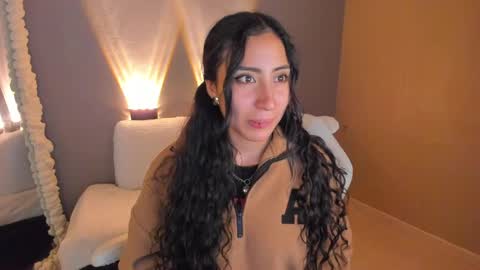 Snapshot of amber_curly chatting on February 17, 10:49 pm amber_curly online show from February 17, 10:49 pm