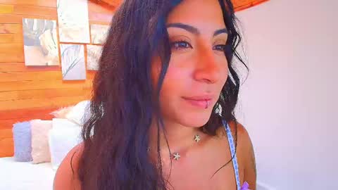 Snapshot of amber_curly chatting on October 1, 9:02 pm amber_curly online show from October 1, 9:02 pm