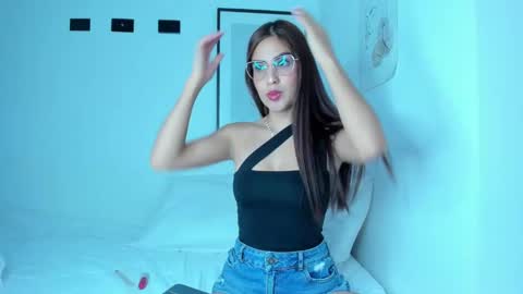 Snapshot of amber_rhus chatting on October 5, 5:31 pm Luci Reyes online show from October 5, 5:31 pm