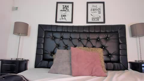 julieta  online show from April 9, 12:00 pm