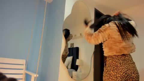 Snapshot of amber_rose23 chatting on October 13, 12:07 pm Michell online show from October 13, 12:07 pm