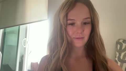 Snapshot of amberjayxox0 chatting on October 8, 11:10 pm Amber online show from October 8, 11:10 pm