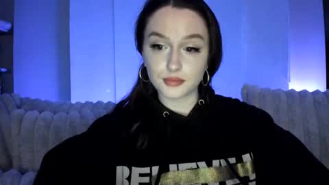 amberkinsley online show from February 17, 5:14 am