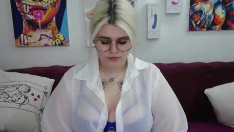 Snapshot of ambermonro chatting on September 22, 1:21 am Amber online show from September 22, 1:21 am