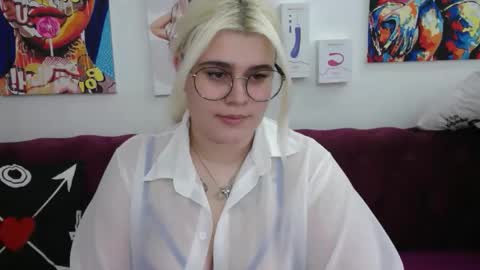 Snapshot of ambermonro chatting on October 6, 2:51 am Amber online show from October 6, 2:51 am