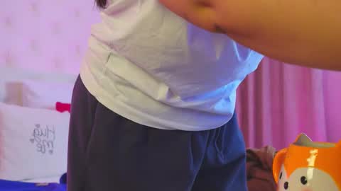 Amberseyes online show from February 23, 9:00 am