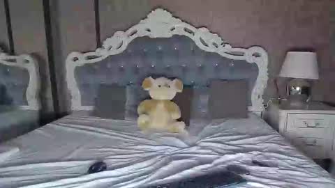 Snapshot of amberwilliamx chatting on October 4, 6:44 am Ella online show from October 4, 6:44 am