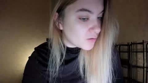 Snapshot of ambrosia__ chatting on October 6, 3:46 am ambrosia__ online show from October 6, 3:46 am