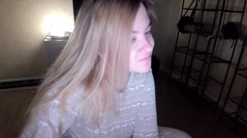 Snapshot of ambrosia__ chatting on September 28, 11:47 pm ambrosia__ online show from September 28, 11:47 pm